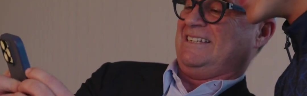 纳赛尔视频通话欢迎德罗：很期待见面，你需要努力训练专注于足球